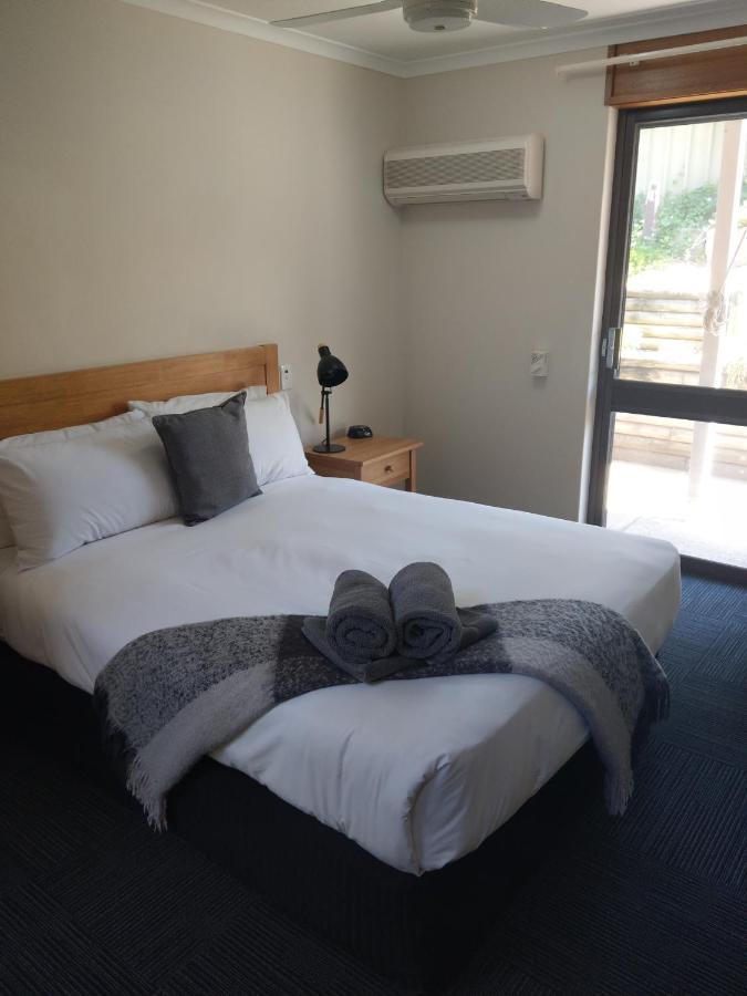 Henry'S Quirindi Hotel Exterior photo