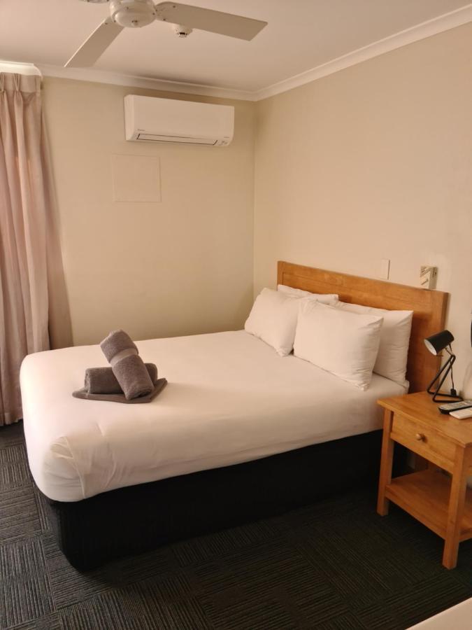 Henry'S Quirindi Hotel Exterior photo